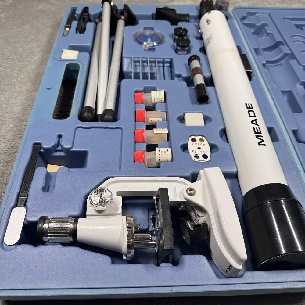 Meade Telescope Starter Kit Tripod Eyepieces‎ Blue Carry Case Untested